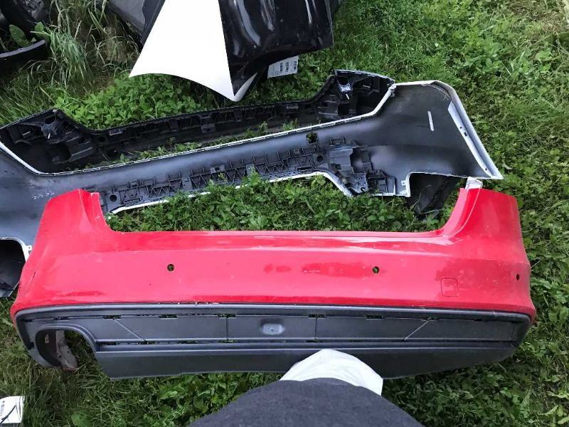 Defensa (parachoques) trasera usada original (OEM) Audi A4 2013-2016
