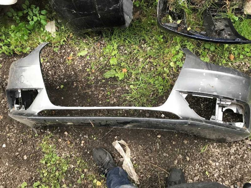 Defensa (parachoques) delantera usada original (OEM) Audi A4 2013-2016