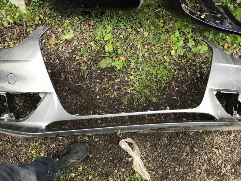 Defensa (parachoques) delantera usada original (OEM) Audi A4 2013-2016