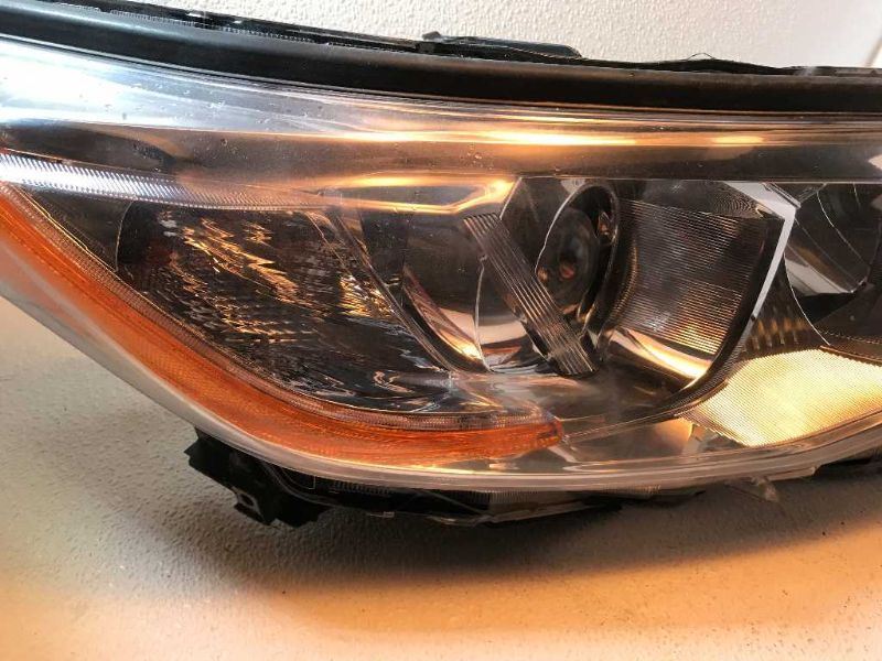 Faro derecho usado original (OEM) Toyota Highlander 2014-2016