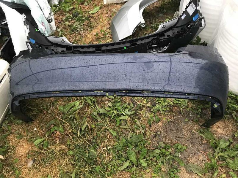 Defensa (parachoques) trasera usada original (OEM) Toyota Camry 2015-2017