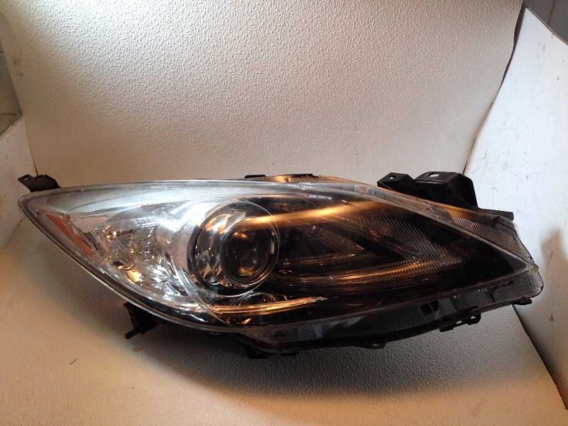 Faro derecho usado original (OEM) Mazda 3 2010-2011