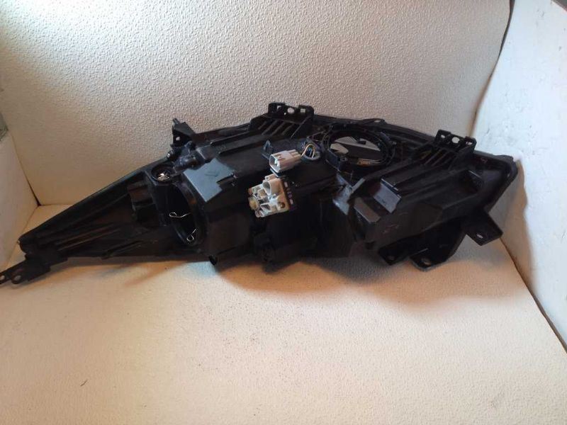 Faro derecho usado original (OEM) Mazda 3 2010-2011