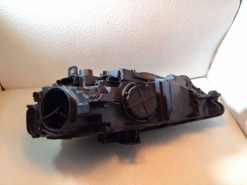 Right headlamp assembly composite used genuine OEM Audi A3 2015-2016