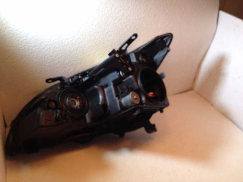 Right headlamp lens/housing used genuine OEM Lexus RX350 2007-2009
