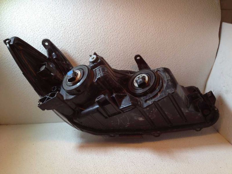 Faro usado original (OEM) Toyota Camry 2015-2017