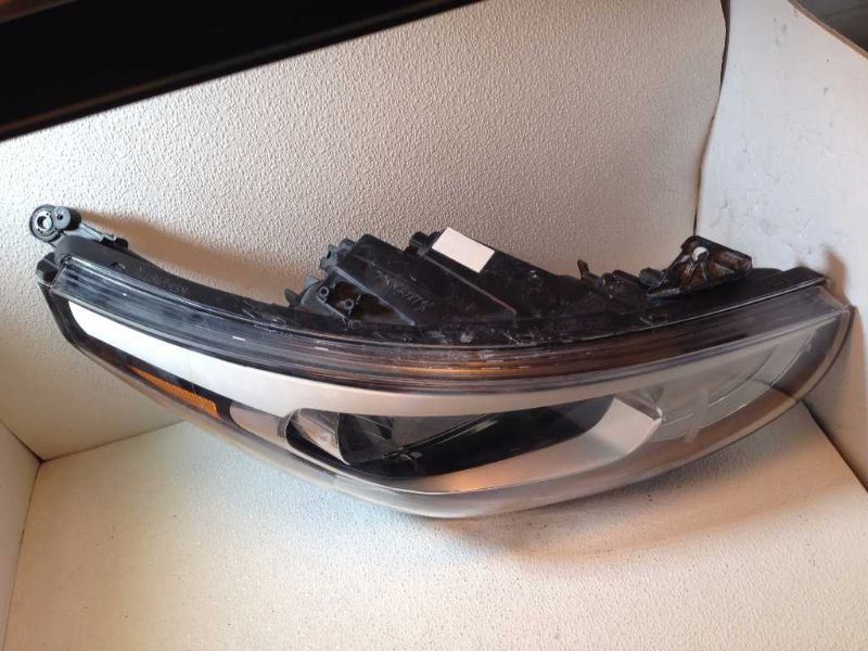 Faro derecho usado original (OEM) Hyundai Accent 2015-2017