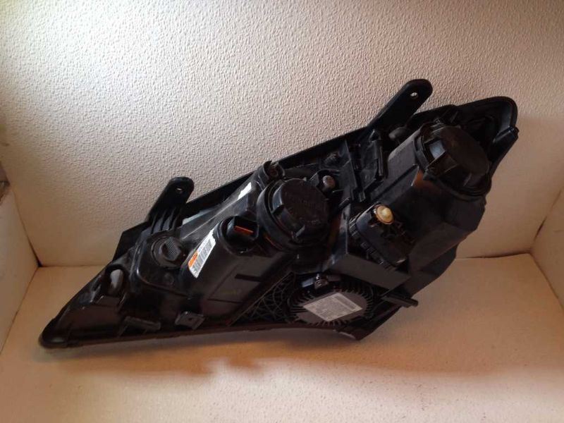 Faro derecho usado original (OEM) Hyundai Genesis Coupe 2010-2012