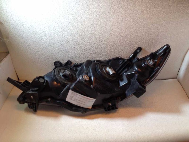 Right headlamp assembly composite used genuine OEM Toyota Corolla 2009-2010