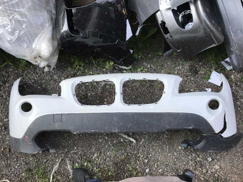 Defensa (parachoques) delantera usada original (OEM) BMW BMW X1 2012