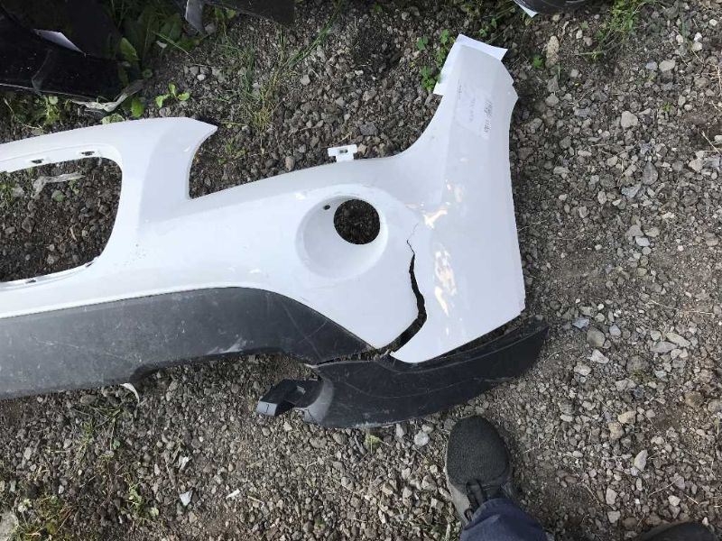 Defensa (parachoques) delantera usada original (OEM) BMW BMW X1 2012