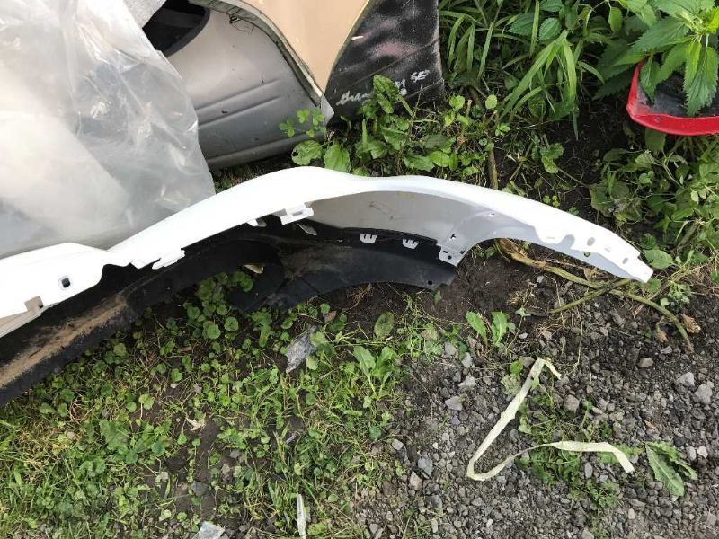 Defensa (parachoques) delantera usada original (OEM) BMW BMW X1 2012