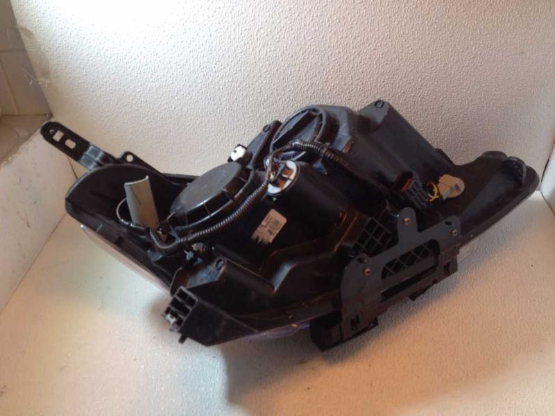Left headlamp assembly composite used genuine OEM Nissan Sentra 2013-2015