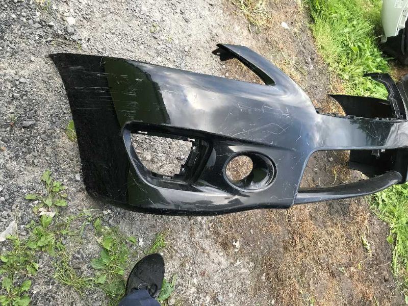 Defensa (parachoques) delantera usada original (OEM) Nissan Sentra 2013-2015