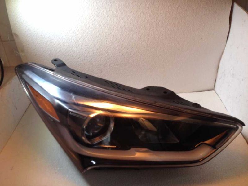 Faro derecho usado original (OEM) Hyundai Santa FE 2017-2018