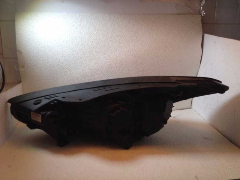 Faro derecho usado original (OEM) Hyundai Santa FE 2017-2018