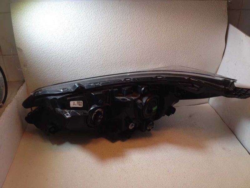Right headlamp assembly composite used genuine OEM Honda CR-V 2015-2016