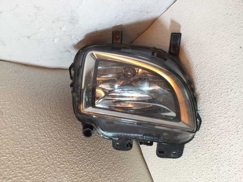 Left fog lamp assembly used genuine OEM Volkswagen Jetta 2011-2017
