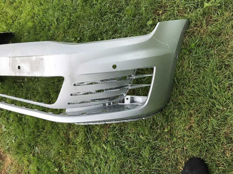 Defensa (parachoques) delantera usada original (OEM) Volkswagen GTI 2015-2017
