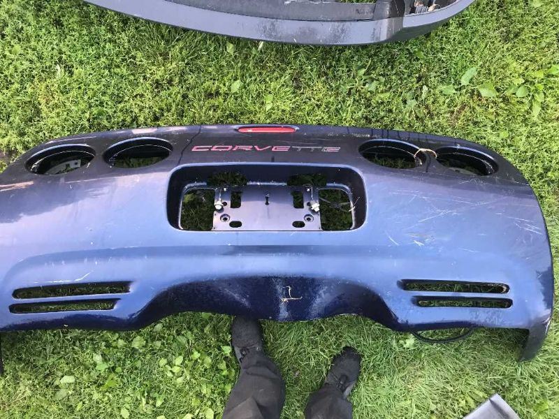 Defensa (parachoques) trasera usada original (OEM) Chevrolet Corvette 1999-2004