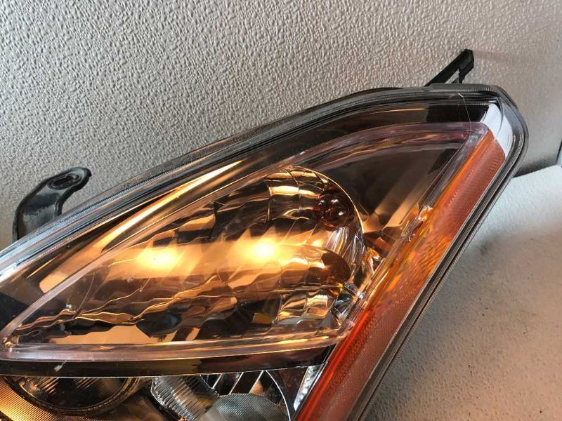 Faro izquierdo usado original (OEM) Nissan Rogue 2009-2010