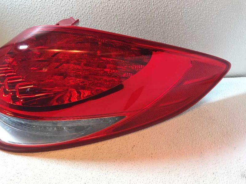 Calavera (luz trasera) derecha usada original (OEM) Hyundai Veloster 2012-2017