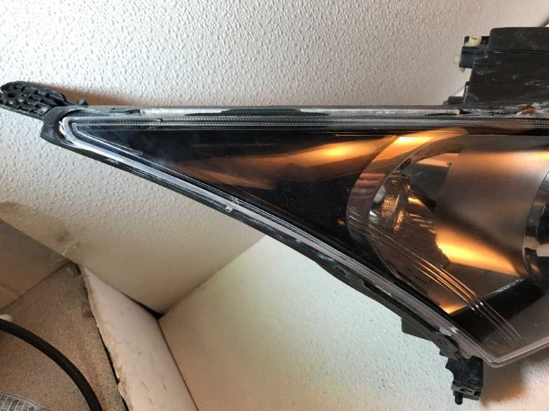 Right headlamp assembly composite used genuine OEM Chevrolet Cruze 2011-2012
