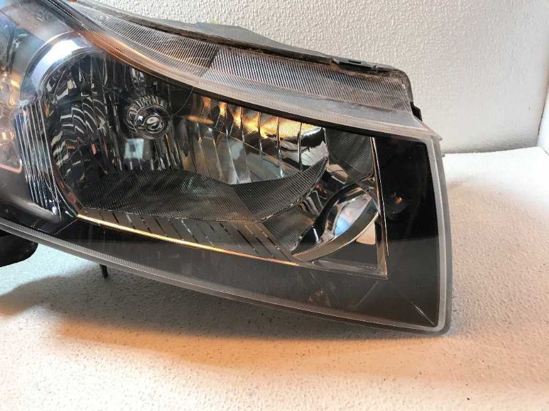 Right headlamp assembly composite used genuine OEM Chevrolet Cruze 2011-2012