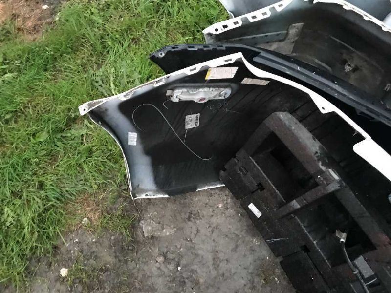 Defensa (parachoques) trasera usada original (OEM) Pontiac G5 2007-2009