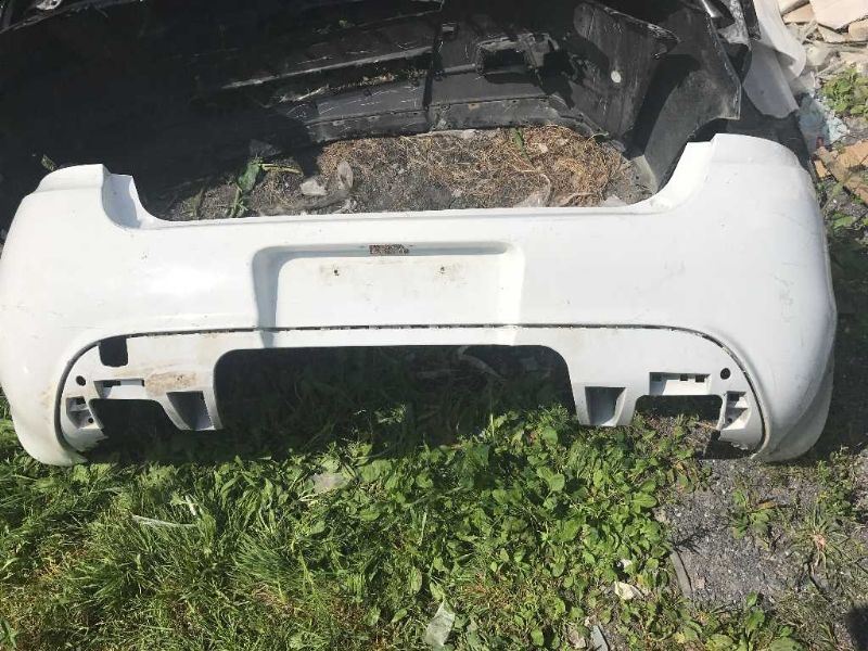 Defensa (parachoques) trasera usada original (OEM) Dodge Dart 2013-2016