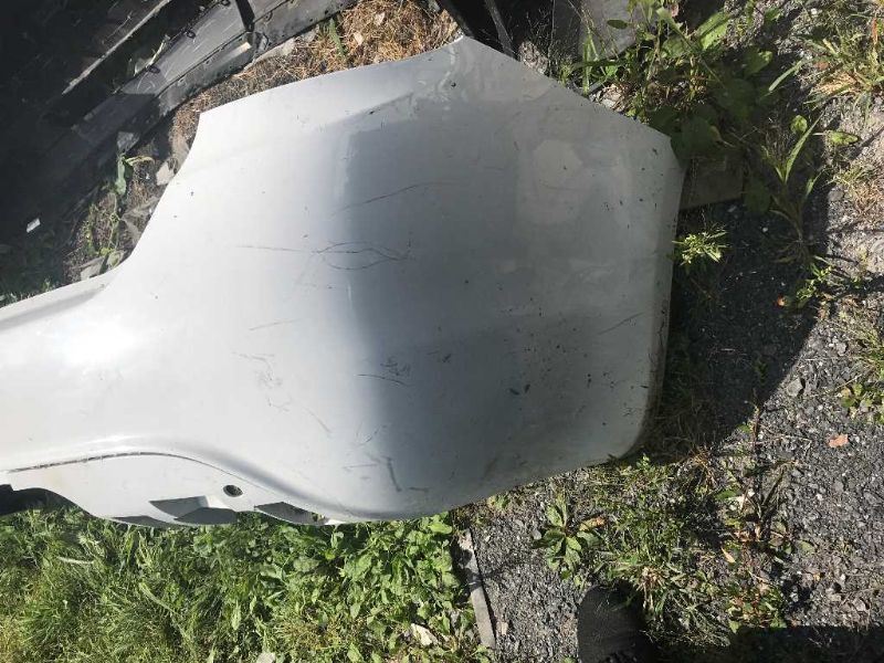 Defensa (parachoques) trasera usada original (OEM) Dodge Dart 2013-2016