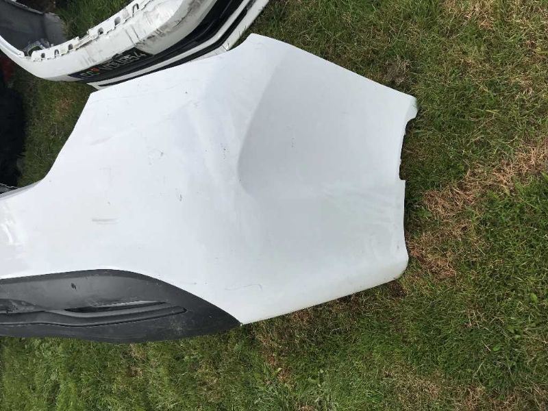 Defensa (parachoques) trasera usada original (OEM) Chrysler 200 2015-2017
