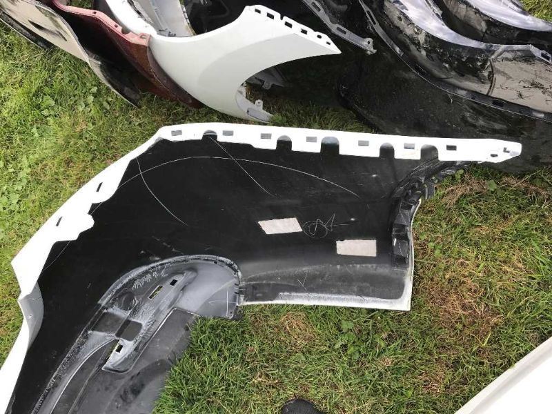 Defensa (parachoques) trasera usada original (OEM) Chrysler 200 2015-2017