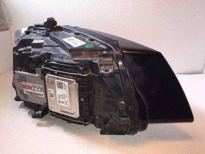 Faro usado original (OEM) Audi Q3 2015