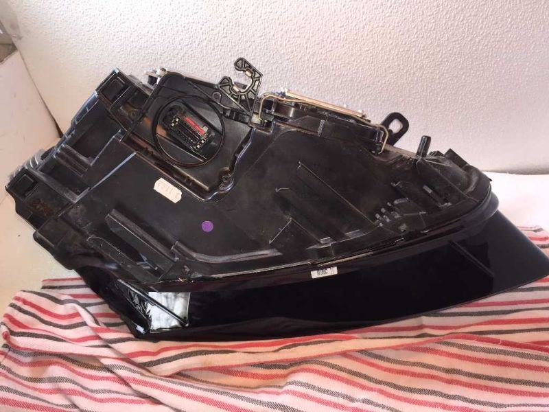 Faro usado original (OEM) Audi Q3 2015