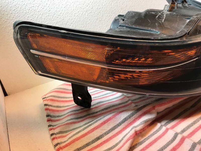 Right headlamp lens/housing used genuine OEM Acura TL 2006