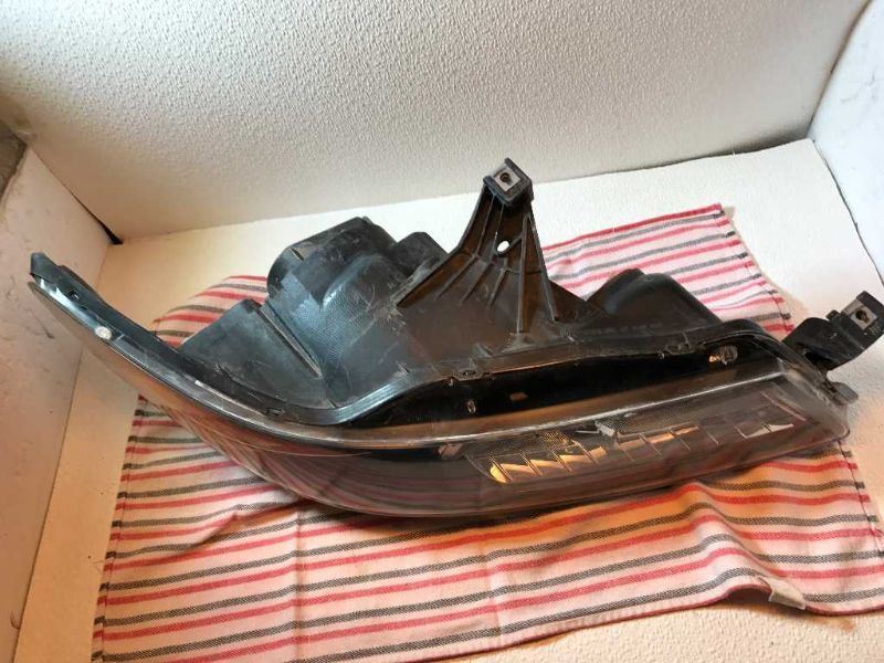 Right headlamp lens/housing used genuine OEM Acura TL 2006