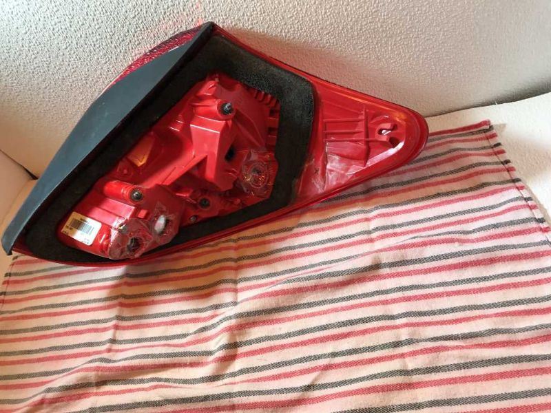 Left taillamp assembly used genuine OEM Toyota RAV4 2009-2012