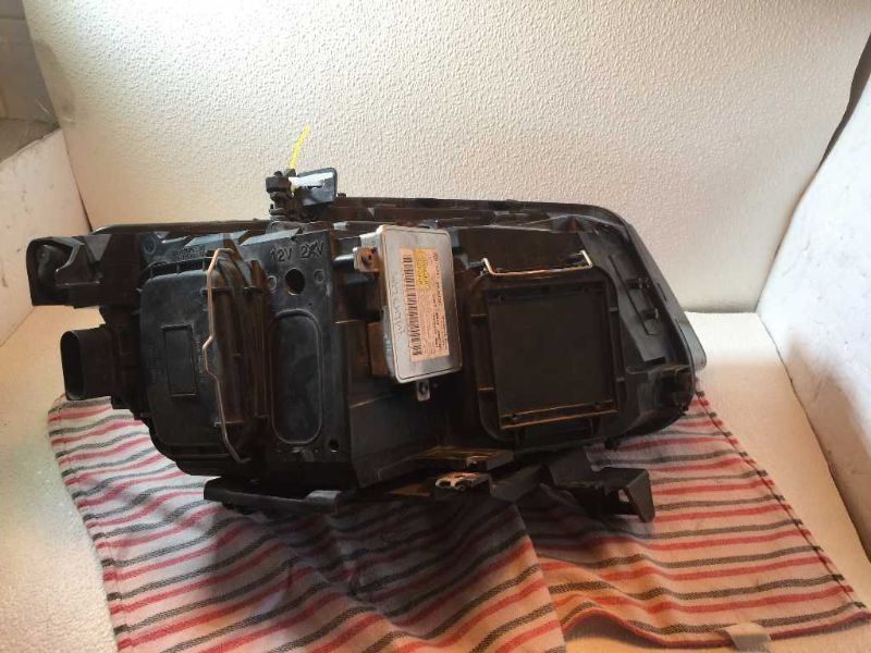 Left headlamp bracket used genuine OEM Audi Q5 2009-2012