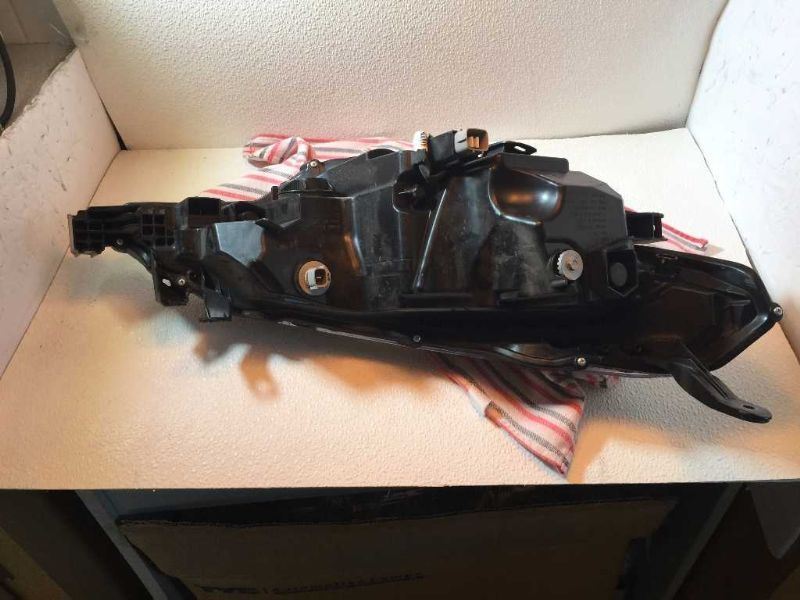 Headlamp Assembly used genuine OEM Toyota Corolla 2017-2019