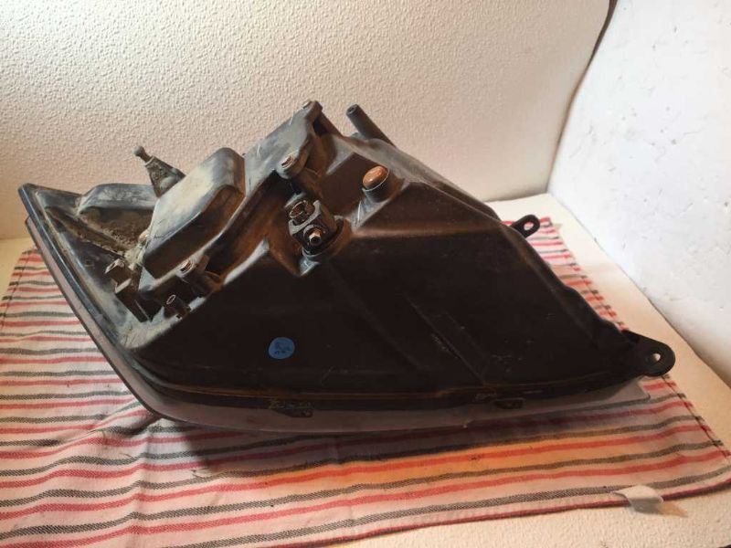 Faro derecho usado original (OEM) RAM 1500 Classic 2019-2024