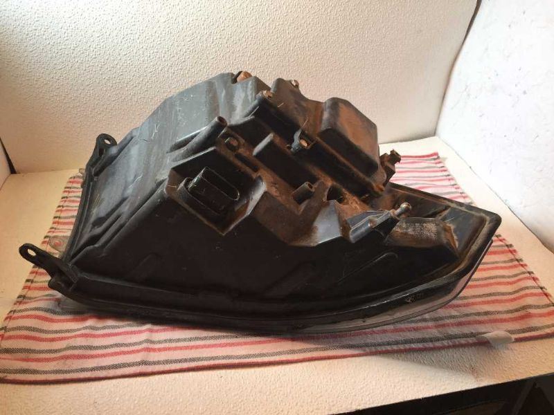 Faro derecho usado original (OEM) RAM 1500 Classic 2019-2024