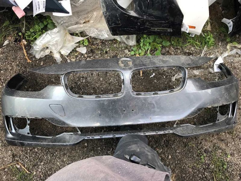 Pare-choc avant usagé d'origine (OEM) BMW 328I 2012-2015 (Front bumper cover)