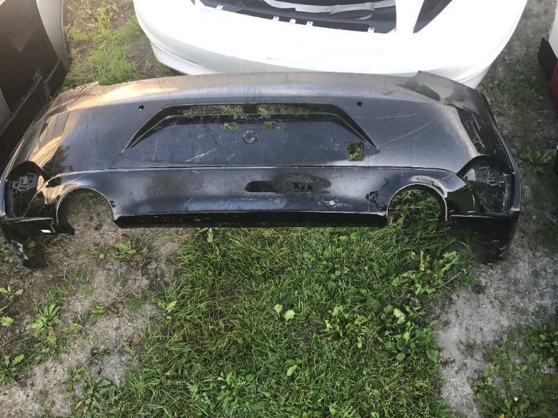 Defensa (parachoques) trasera usada original (OEM) Infiniti Q60 2017-2022