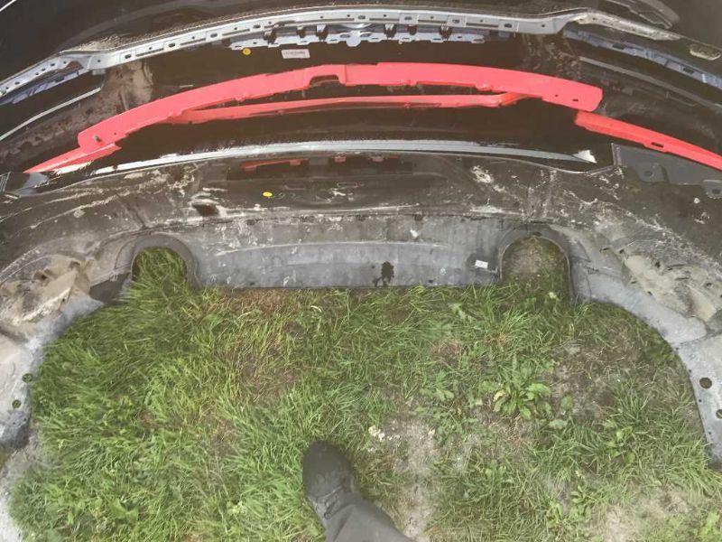 Defensa (parachoques) trasera usada original (OEM) Infiniti Q60 2017-2022