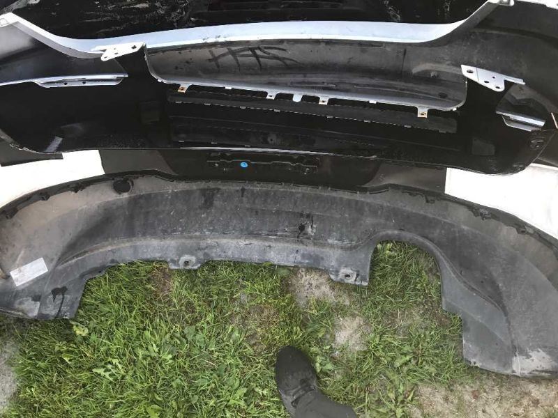 Defensa (parachoques) trasera usada original (OEM) Volkswagen Tiguan 2009-2011