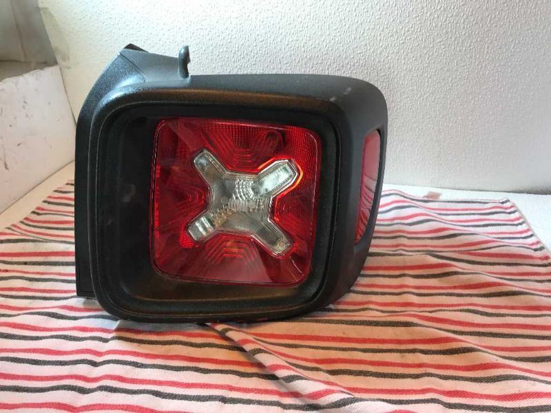 Tail Lamp used genuine OEM Jeep Renegade 2015-2016