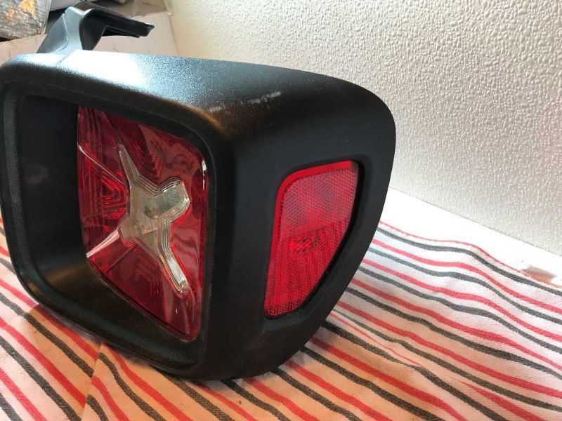 Tail Lamp used genuine OEM Jeep Renegade 2015-2016