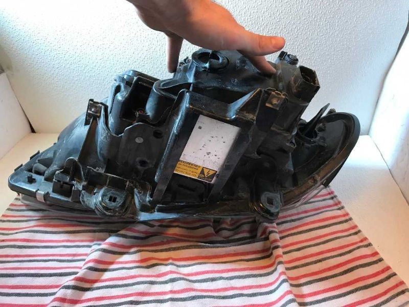 Right headlamp lens/housing used genuine OEM BMW X5 2004-2006