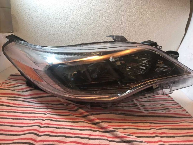 Faro derecho usado original (OEM) Toyota Avalon 2016-2018